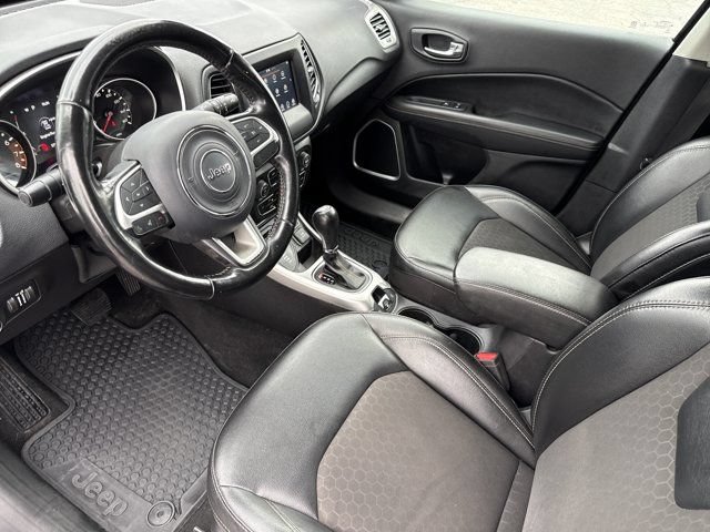 Used 2020 Jeep Compass Latitude w/ Cold Weather Group AWD/4WD image 12
