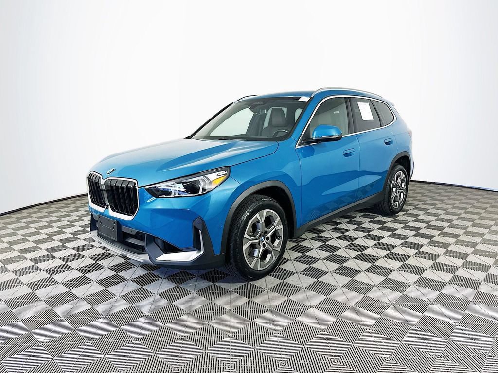 Used 2023 BMW X1 xDrive28i w/ Premium Package AWD/4WD image 4