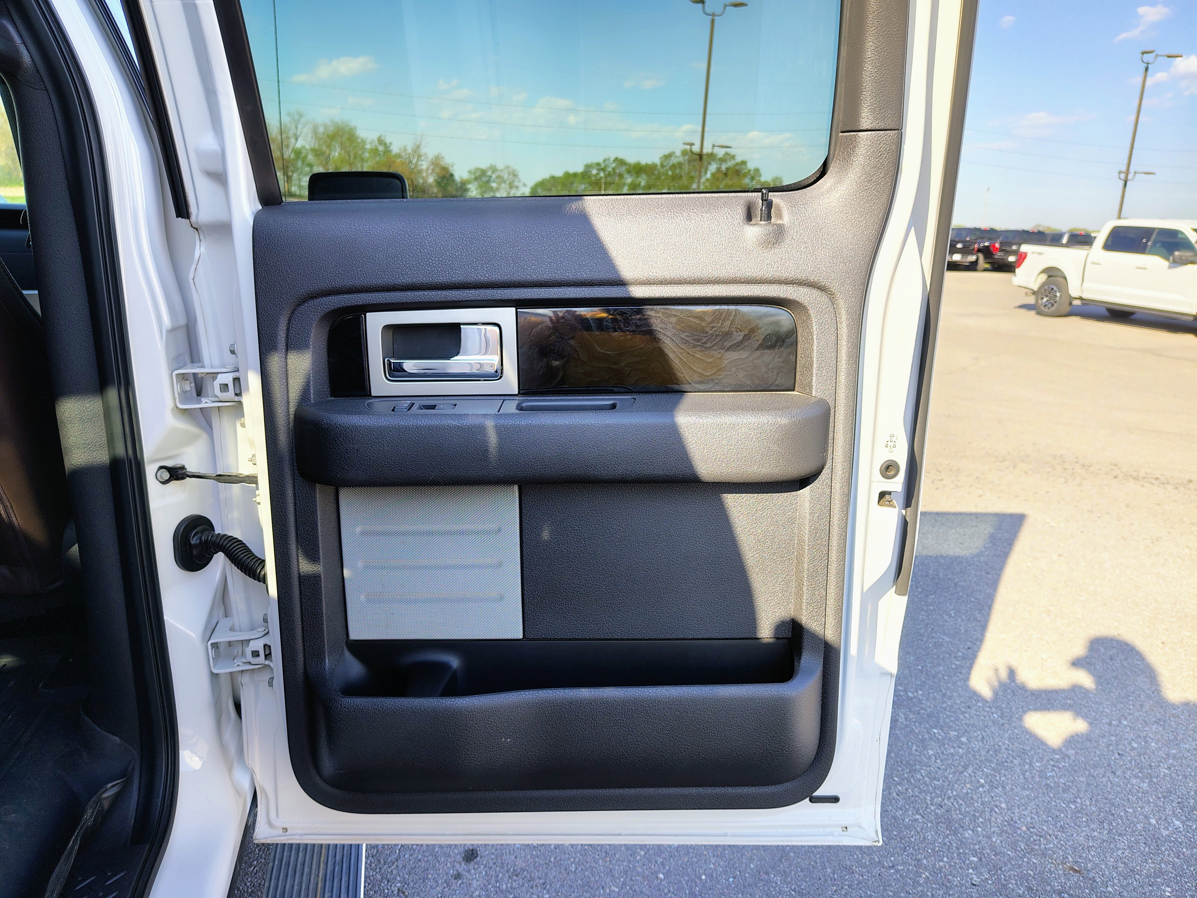 Used 2012 Ford F150 Platinum AWD/4WD image 16