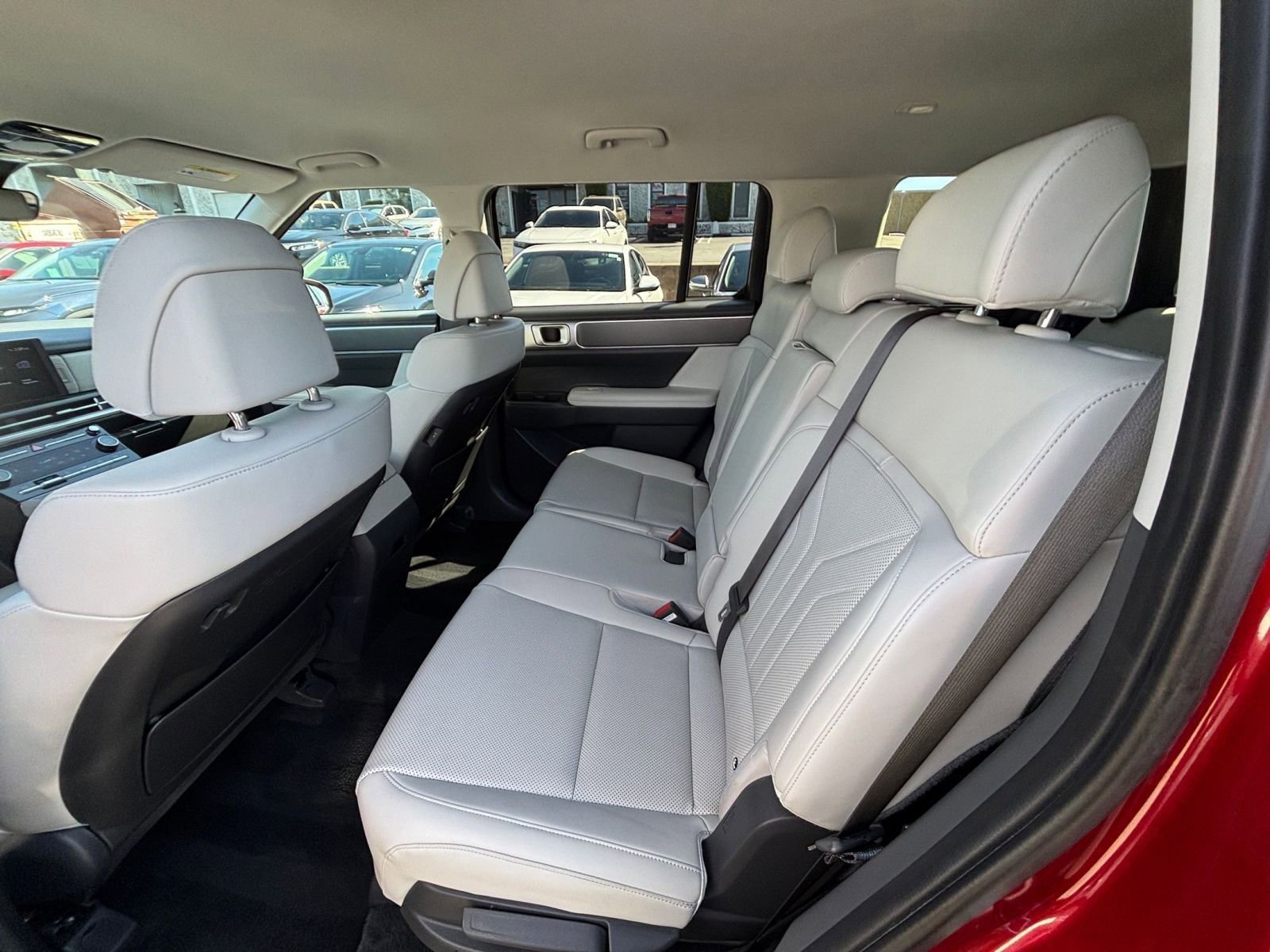 Used 2025 Hyundai Santa Fe SEL FWD image 28