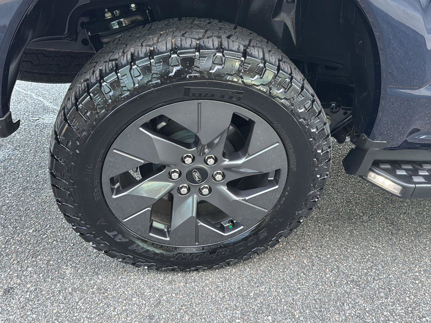 Used 2023 Ford F150 Lightning Lariat image 30