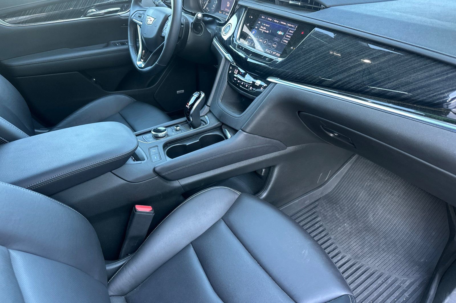 Used 2025 Cadillac XT6 Premium Luxury w/ Technology Package image 20