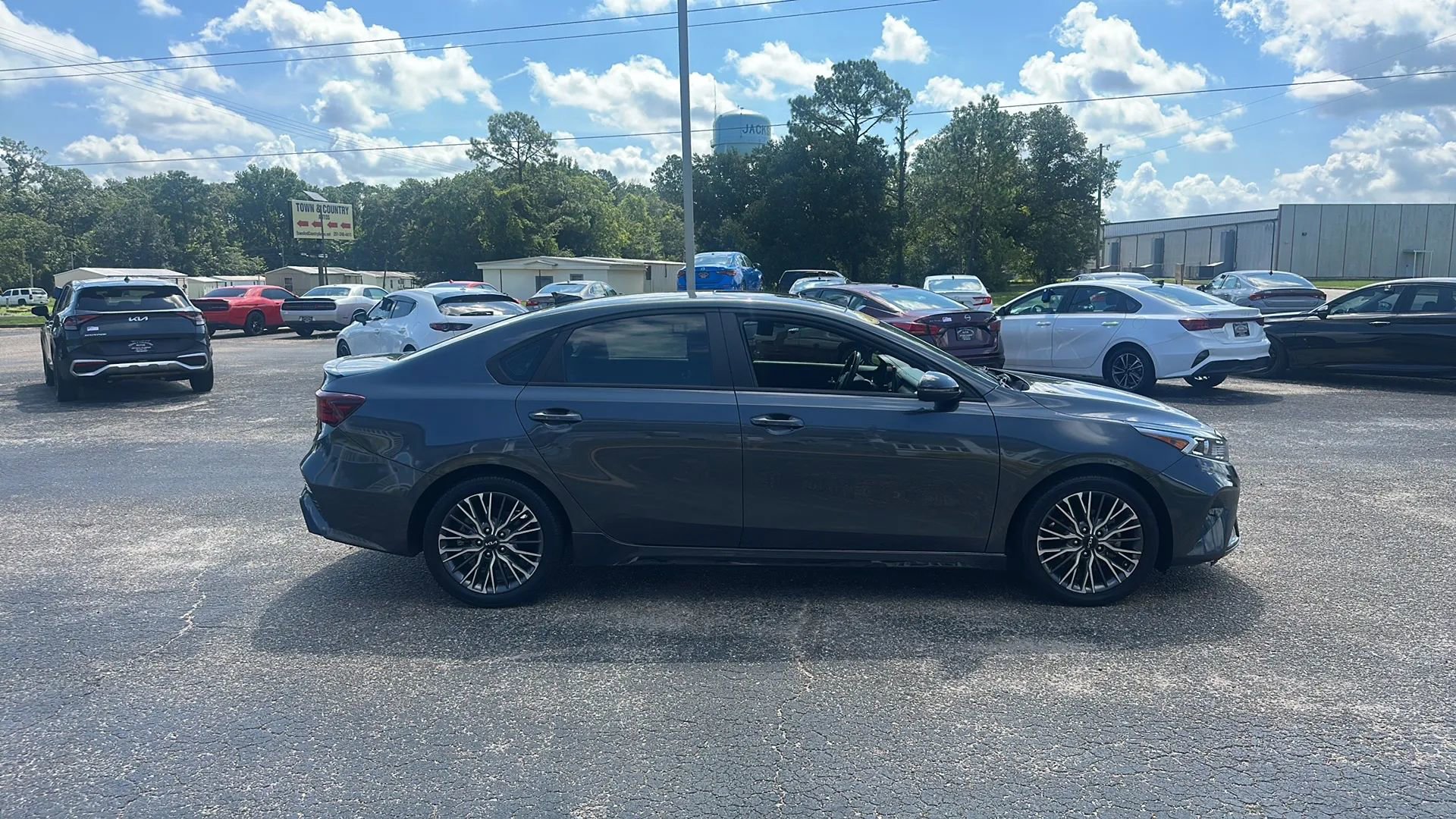 Used 2023 Kia Forte GT-Line w/ GT-Line Premium Package FWD image 4