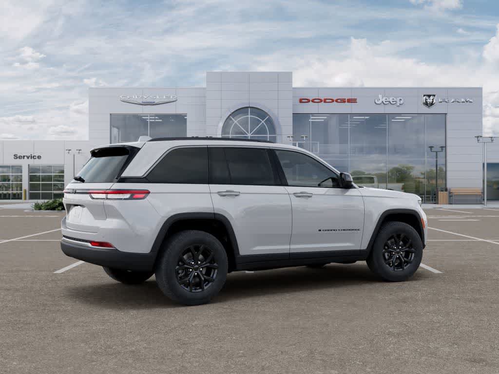 New 2026 Jeep Grand Cherokee Altitude AWD/4WD image 4