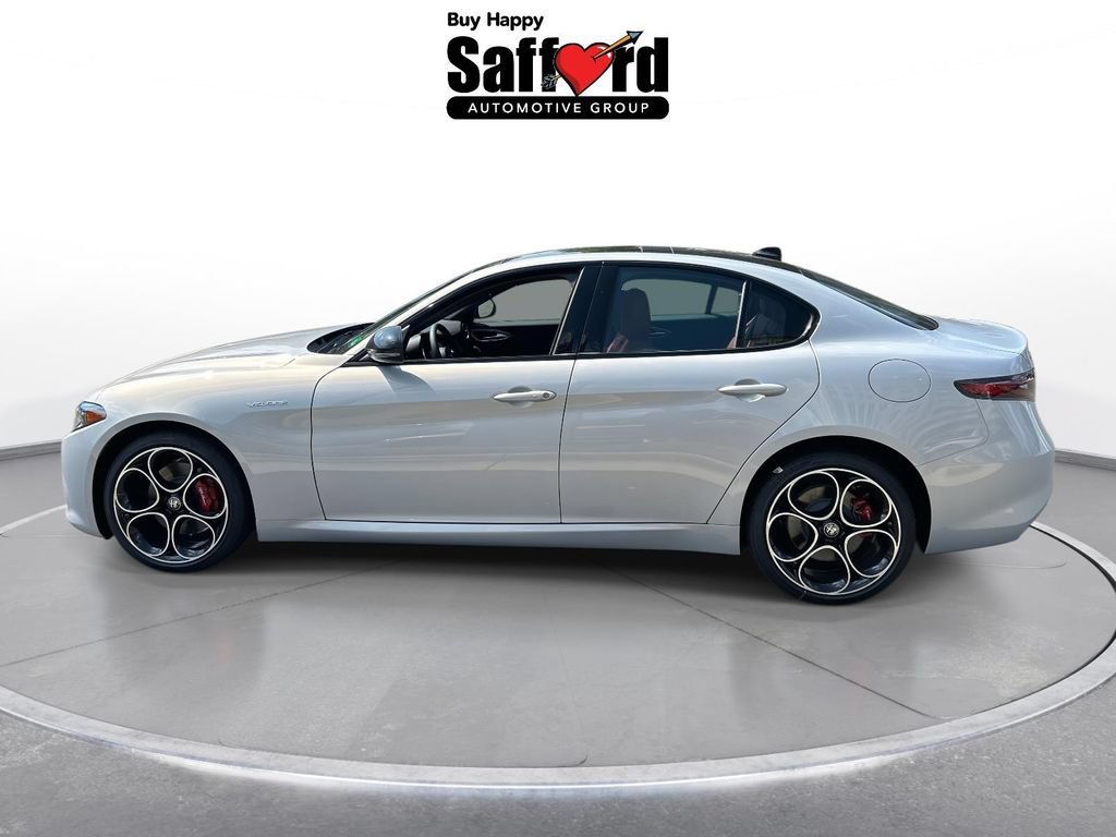 New 2025 Alfa Romeo Giulia AWD image 6