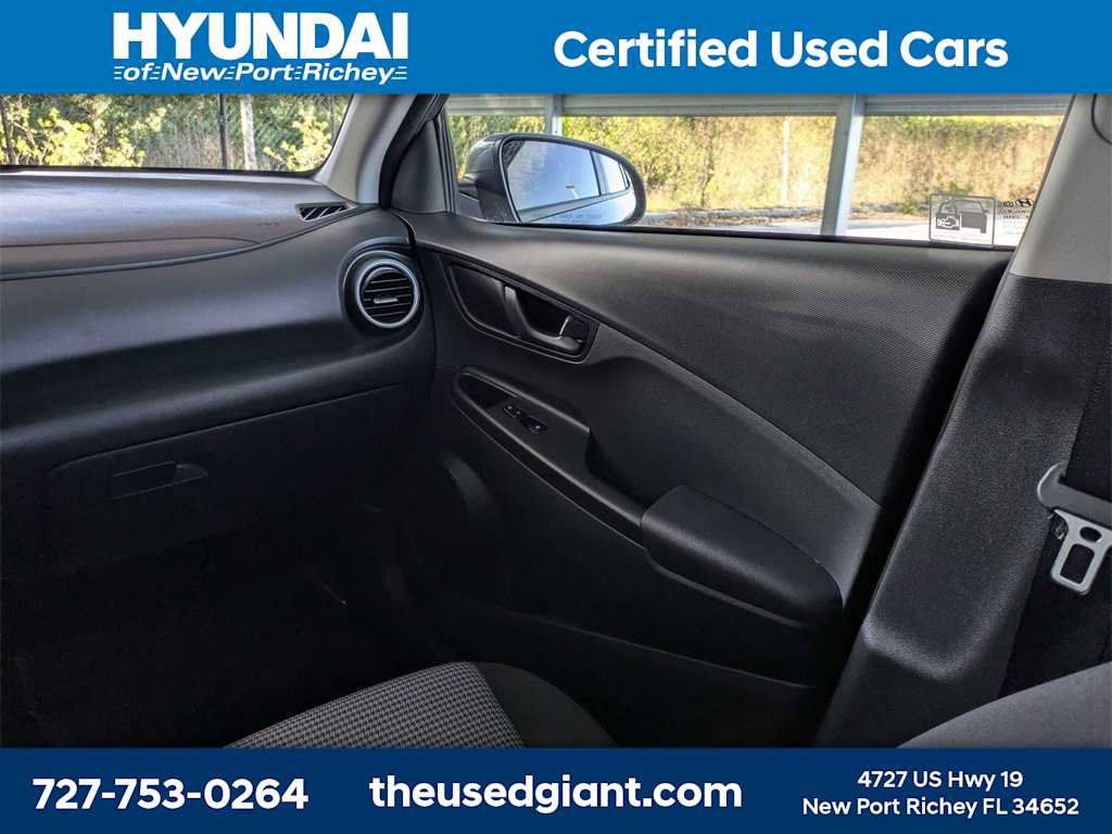 Used 2021 Hyundai Kona SE image 17