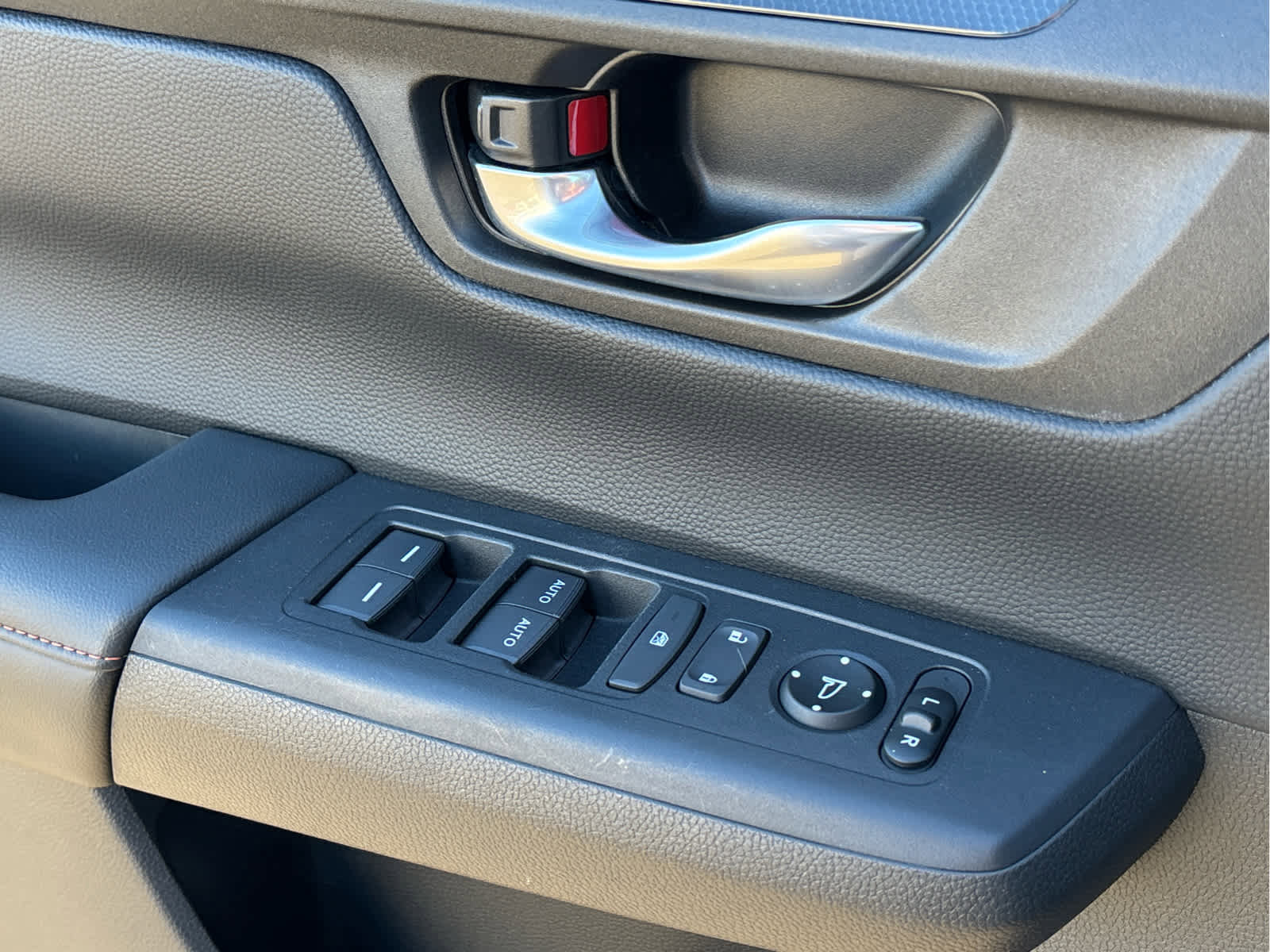 Used 2023 Honda CR-V Sport image 26