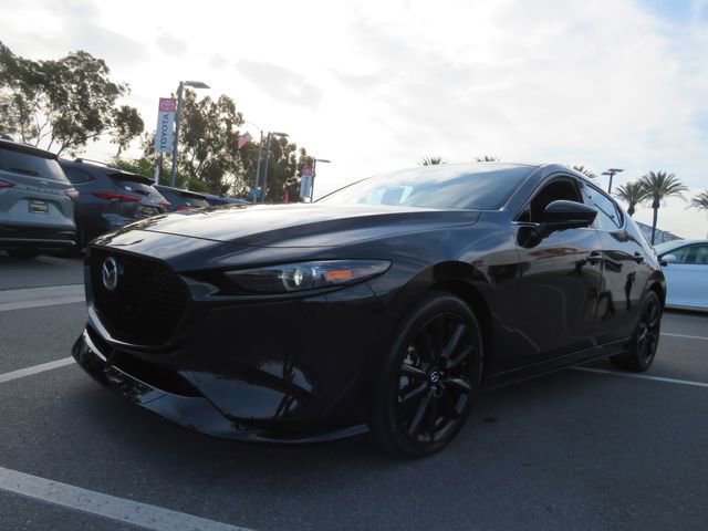 Used 2024 MAZDA MAZDA3 Hatchback w/Premium Plus Pkg image 3