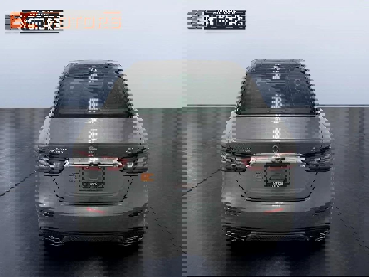 Used 2023 Nissan Maxima SL image 5