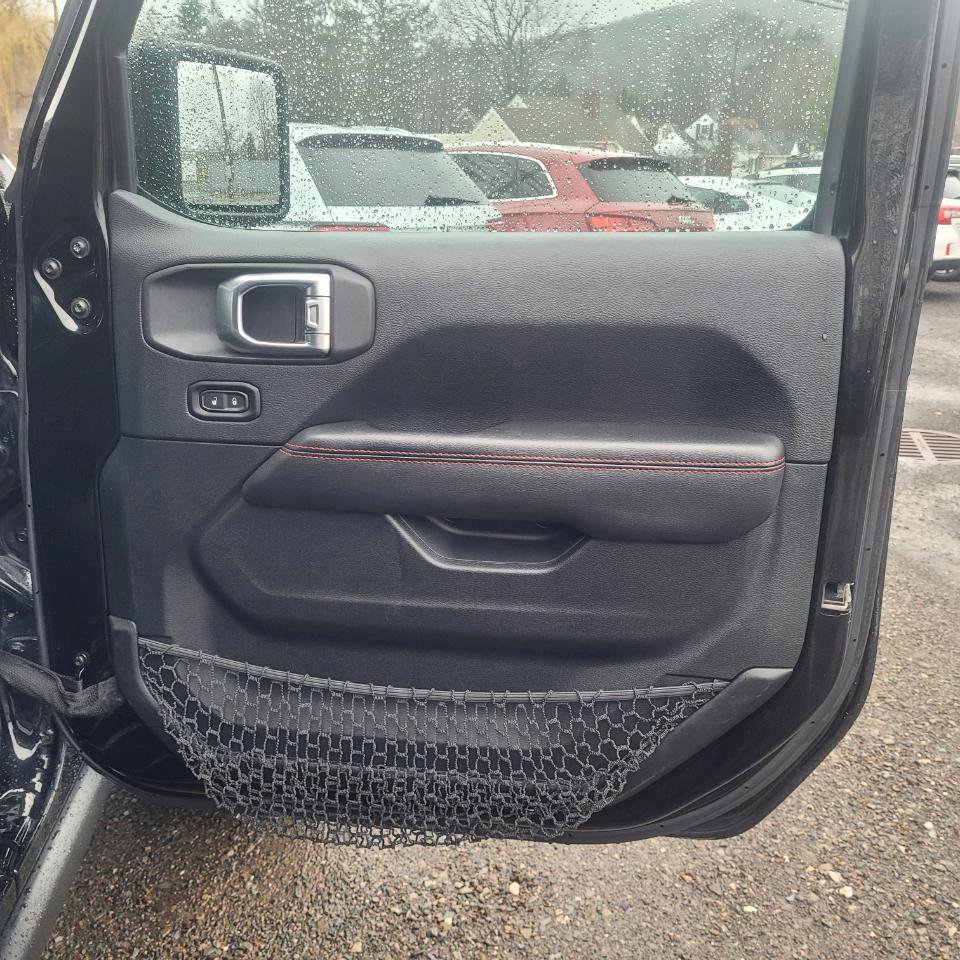 Used 2018 Jeep Wrangler Unlimited Rubicon w/ Dual Top Group image 25