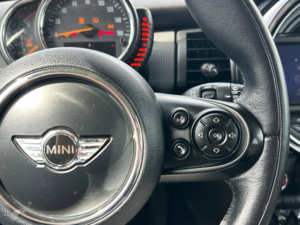 Used 2015 MINI Cooper 4-Door Hardtop FWD image 19