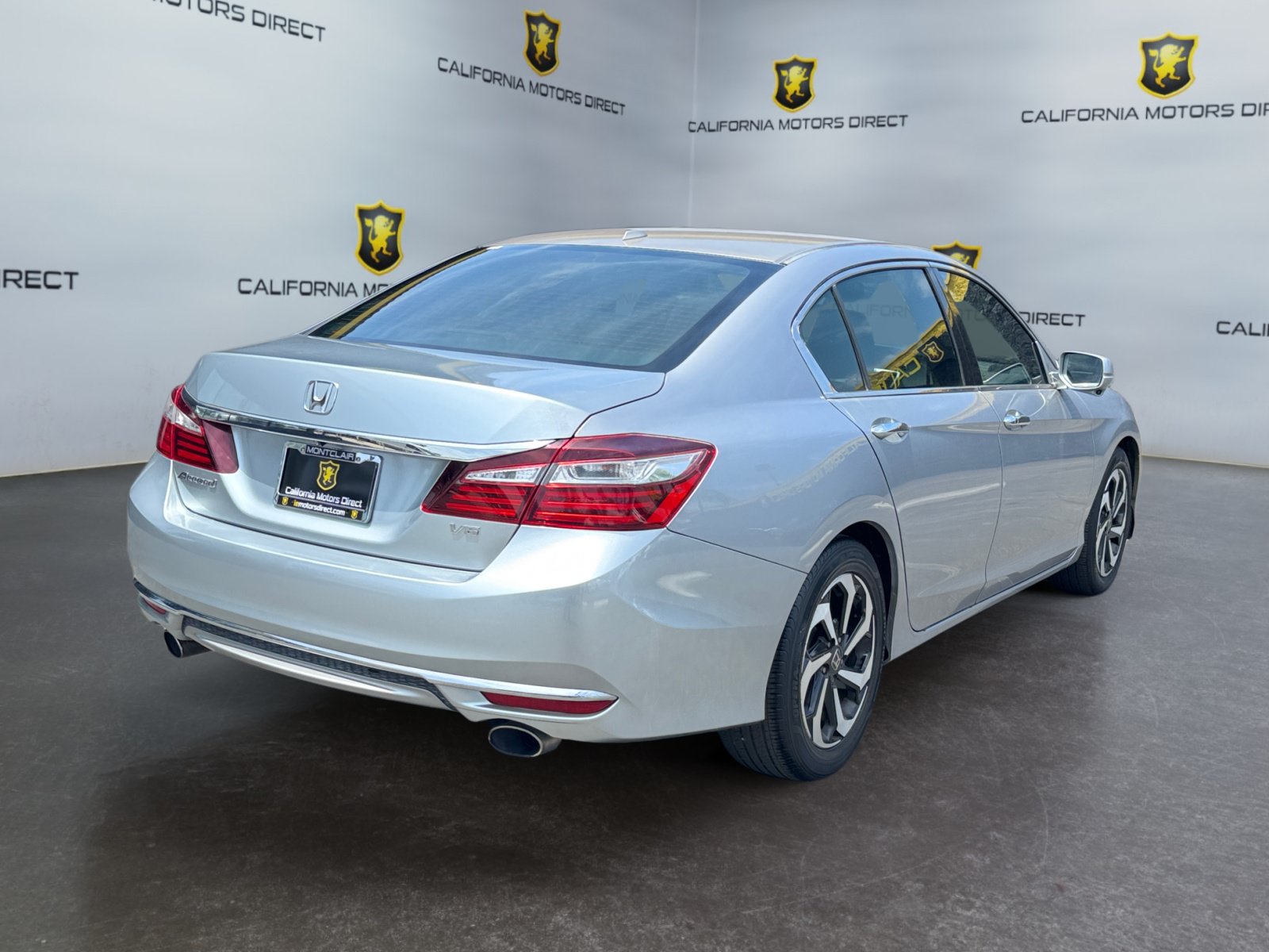Used 2017 Honda Accord EX-L image 5