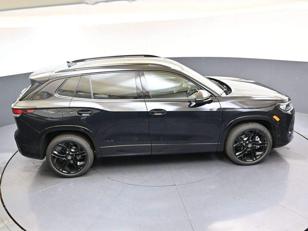 New 2026 Volkswagen Tiguan SE R-Line image 47