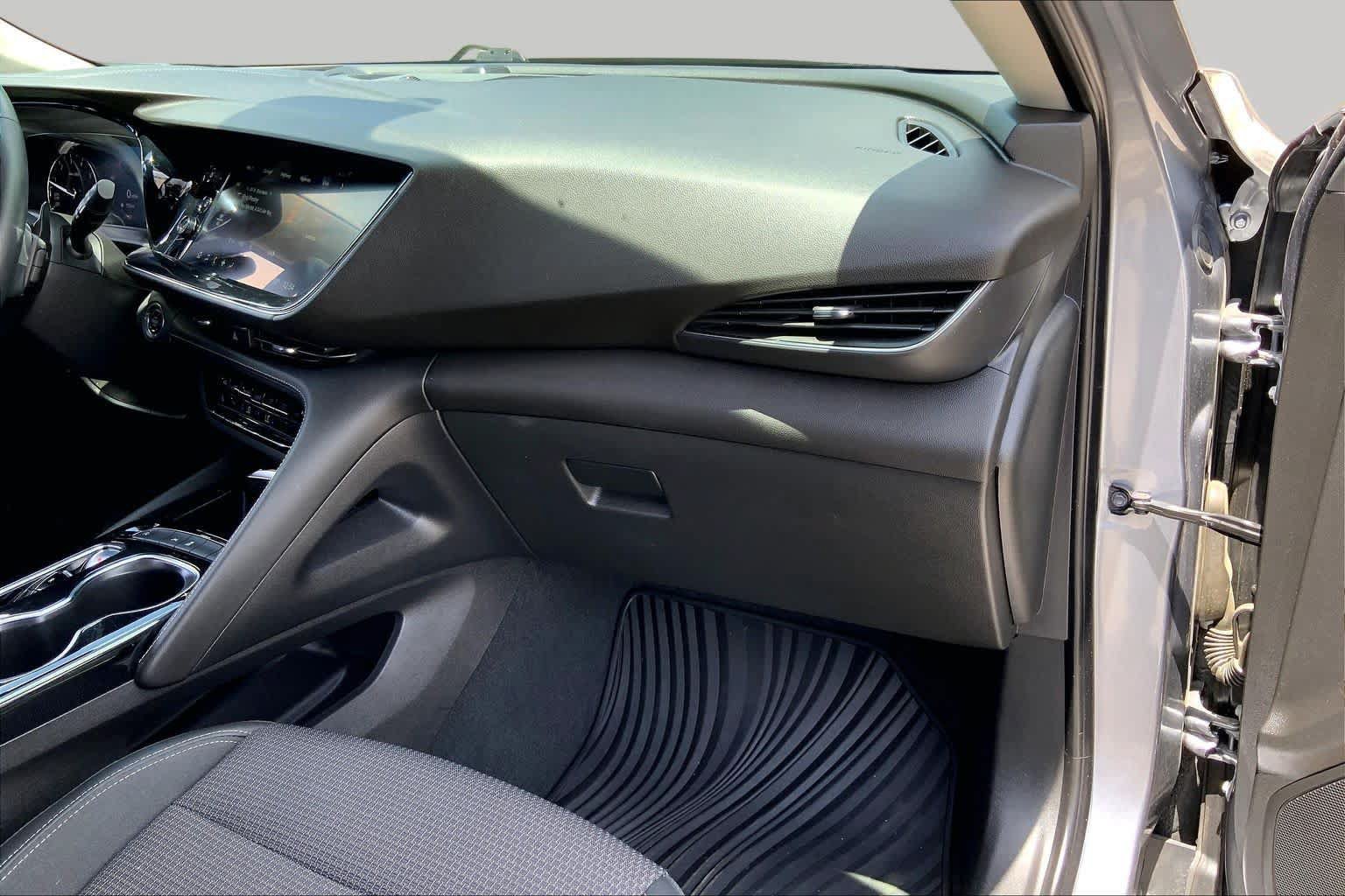 Used 2022 Buick Envision Preferred FWD image 19