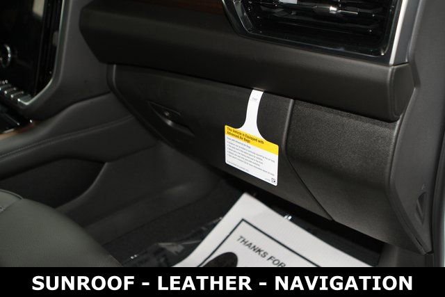 New 2025 GMC Yukon XL Denali w/ Sun & Power Step Package image 24