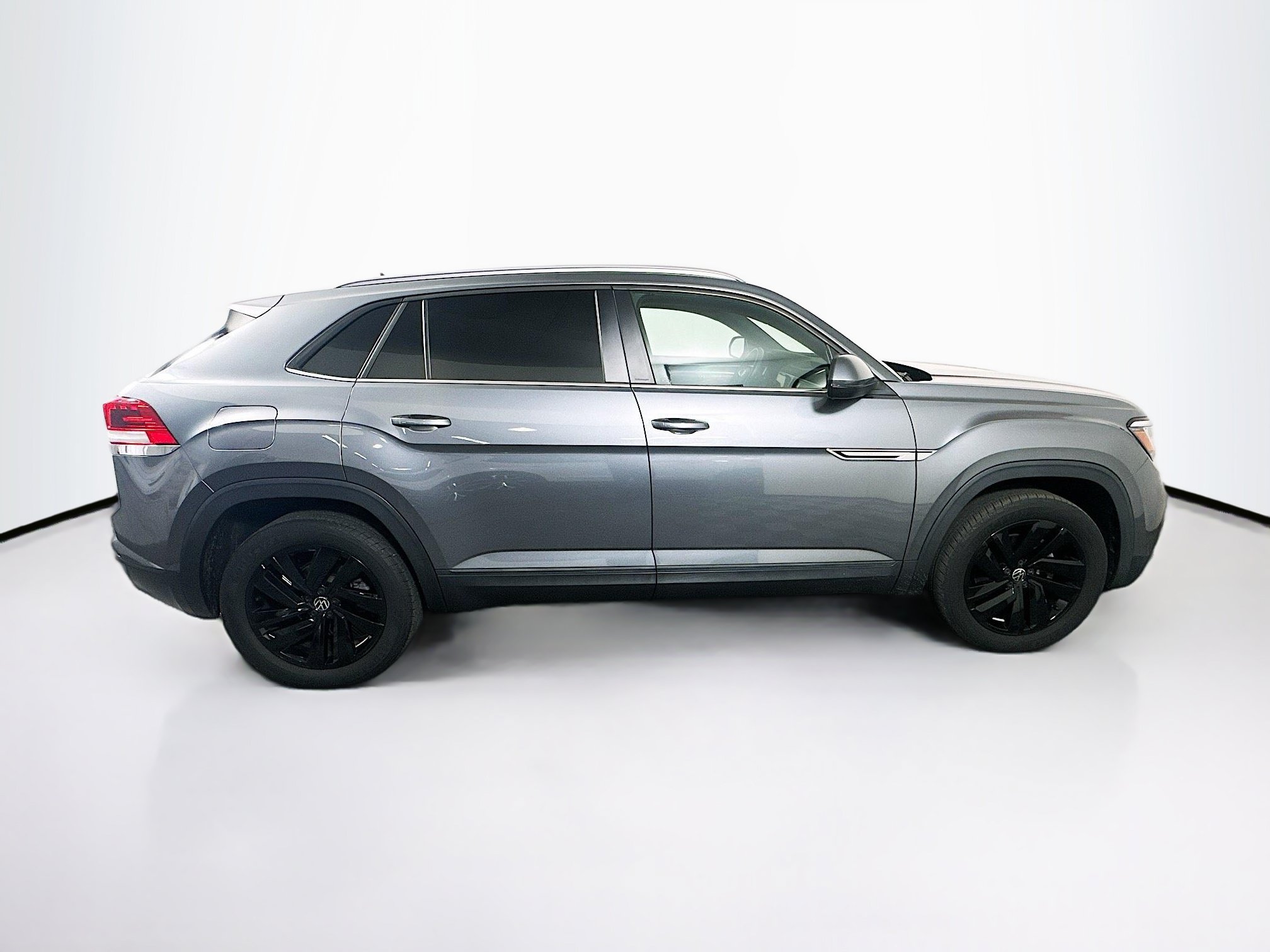 Used 2022 Volkswagen Atlas Cross Sport SE w/ Black Wheel Package FWD image 10