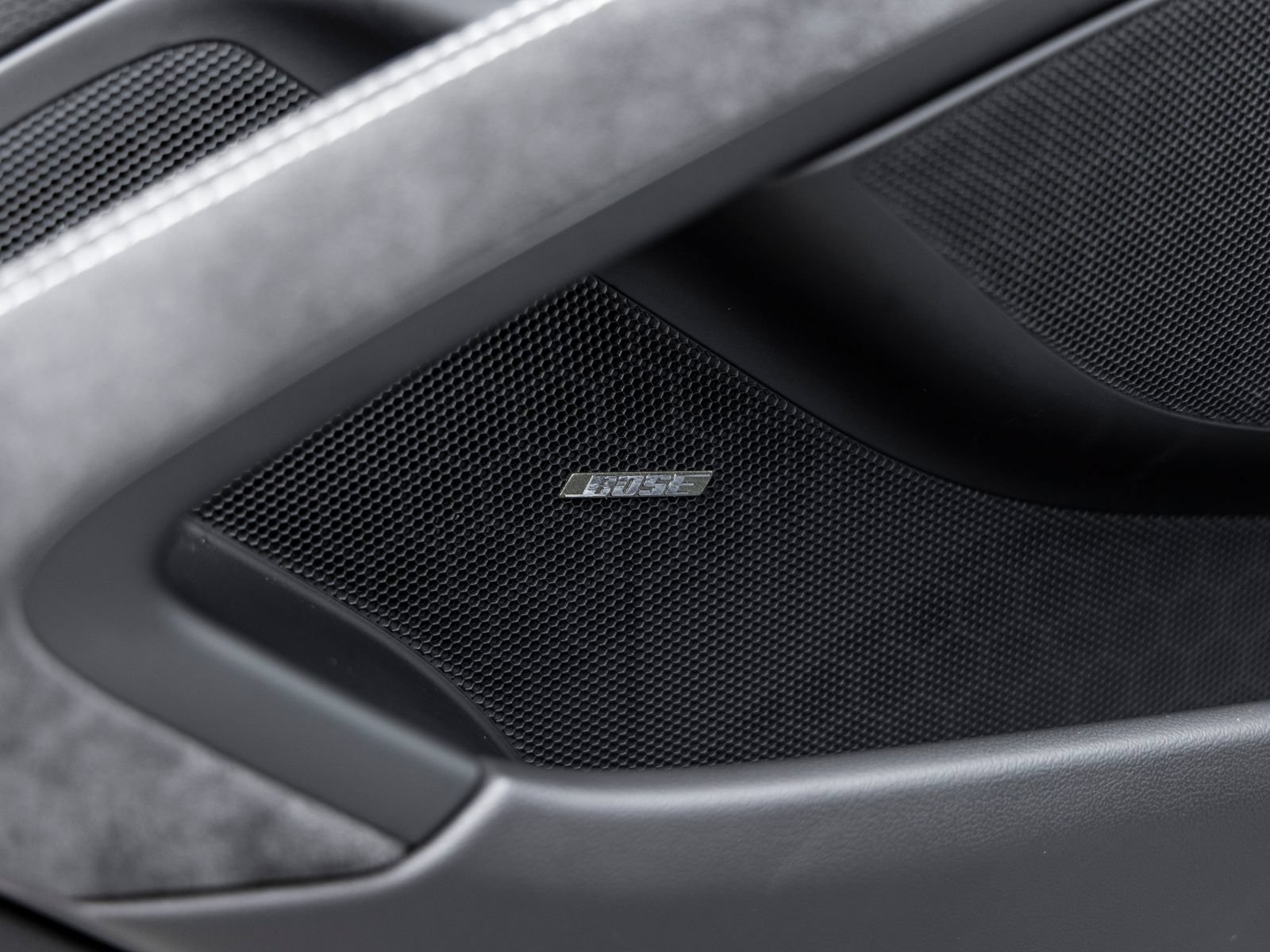 Certified 2020 Porsche 718 Cayman GT4 RWD image 34