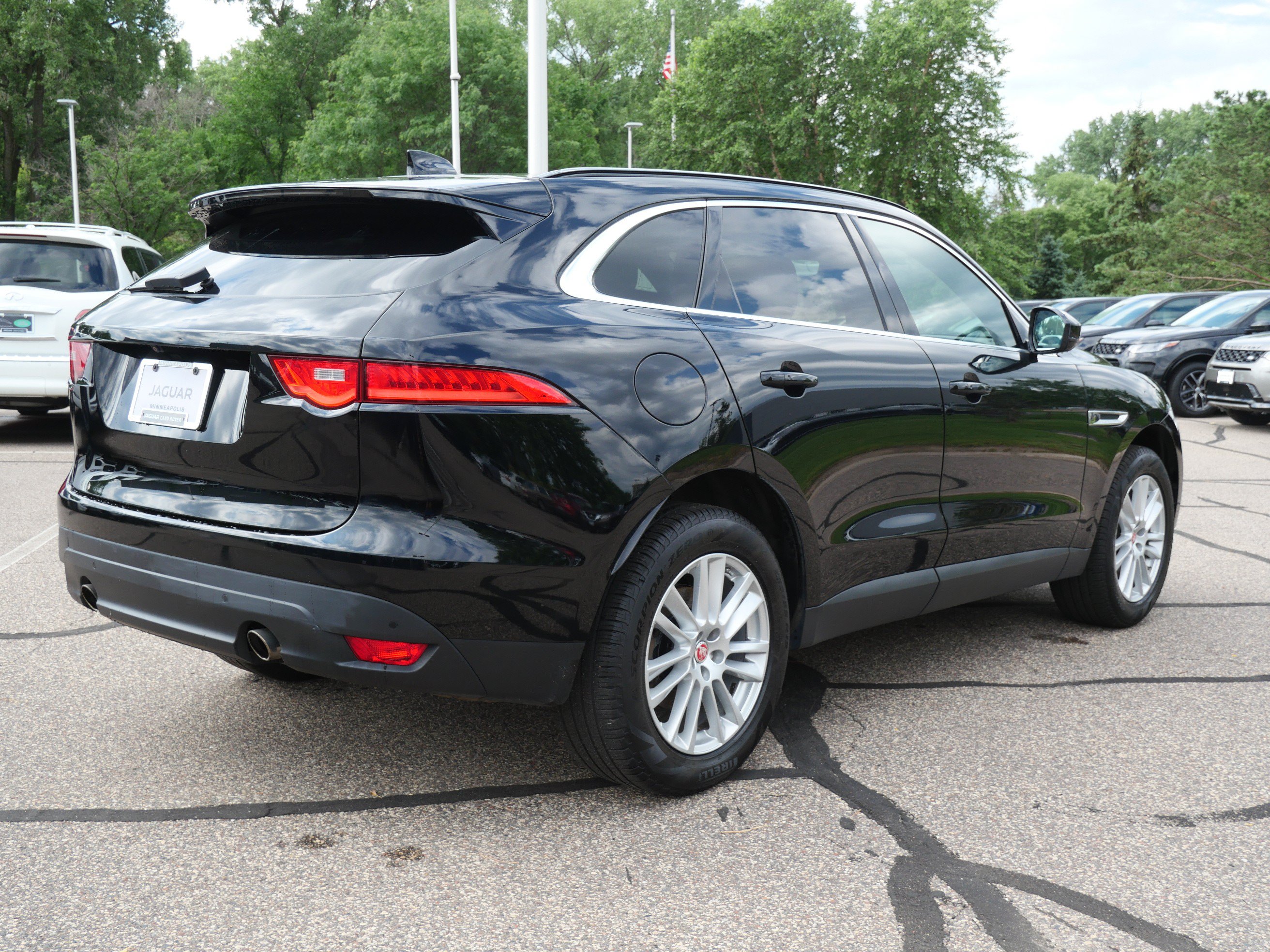 Used 2019 Jaguar F-PACE Prestige AWD/4WD image 5