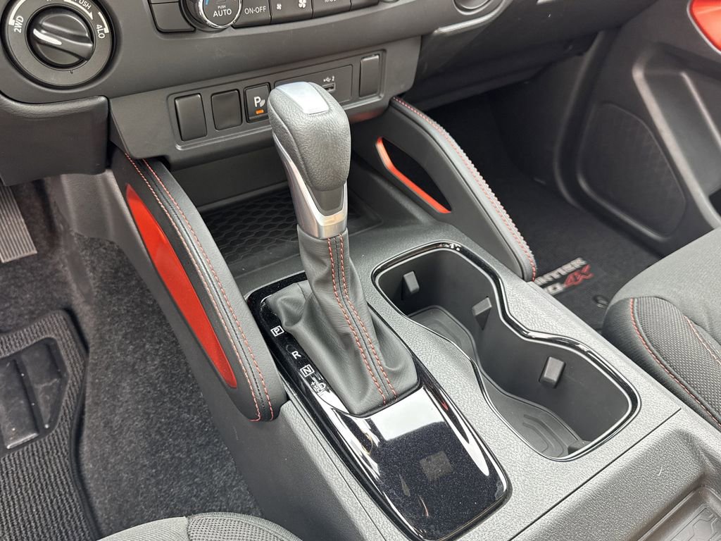 Used 2025 Nissan Frontier PRO-4X image 30