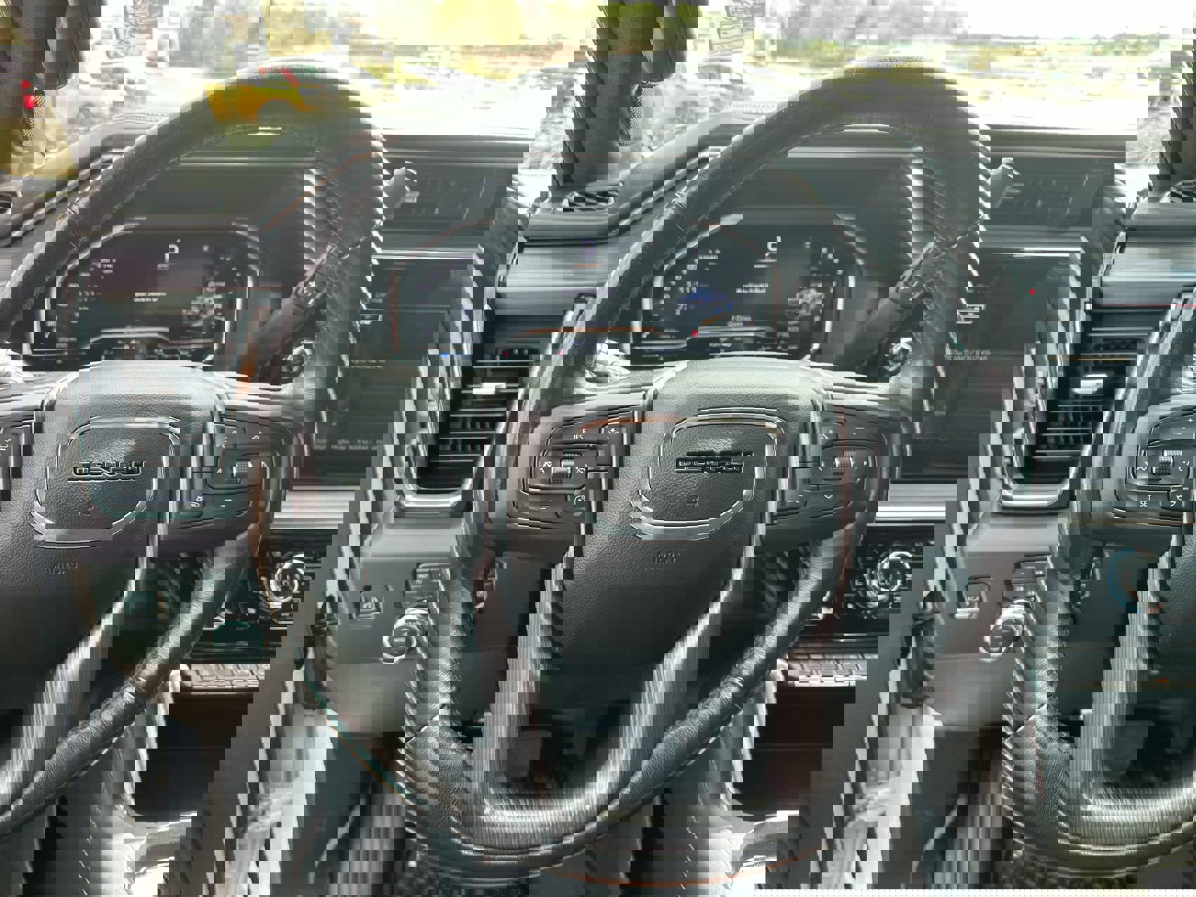 Used 2024 GMC Sierra 2500 Denali Ultimate image 14