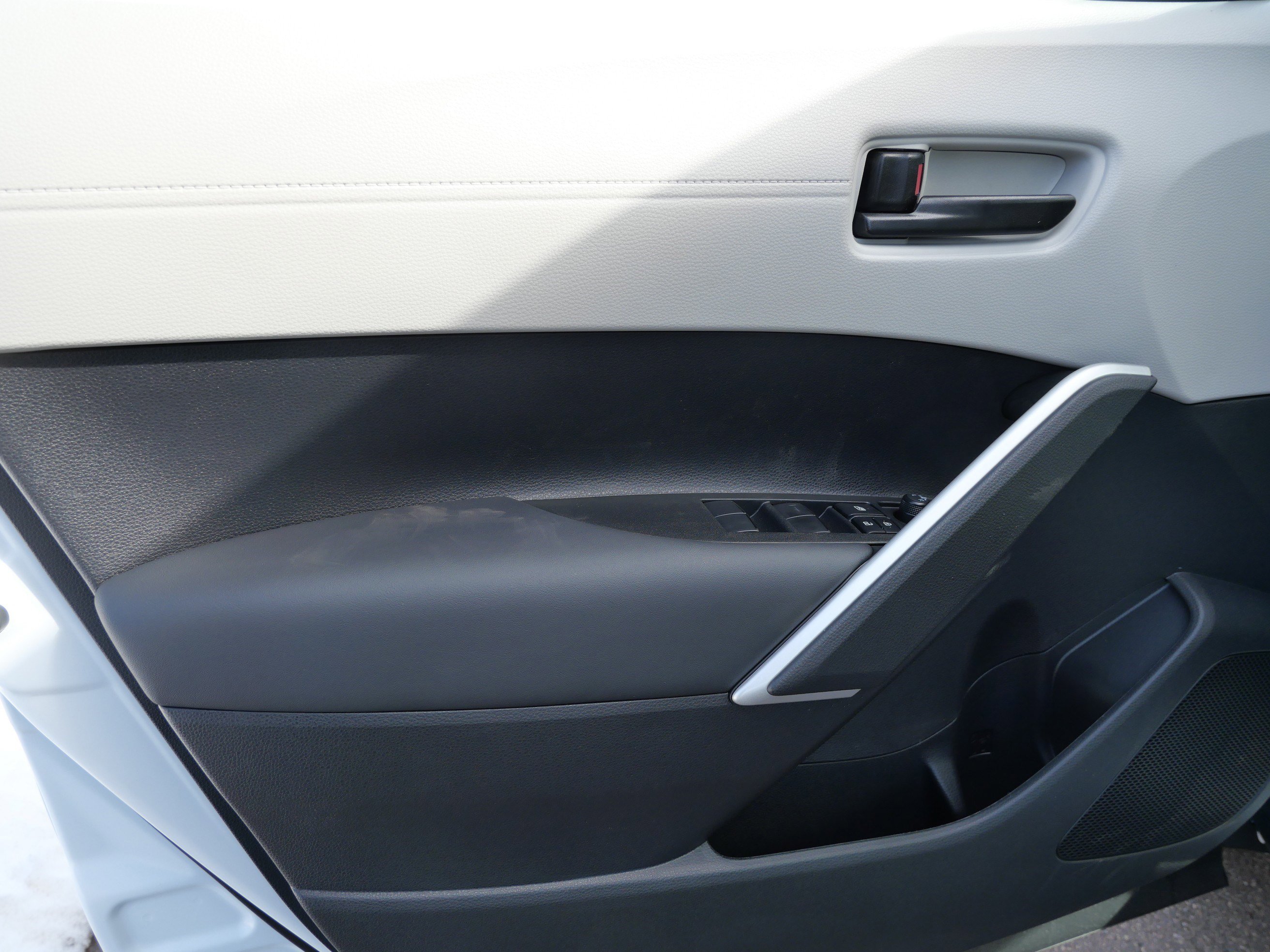 New 2026 Toyota Corolla Cross L image 7