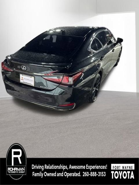 Used 2025 Lexus ES 300h F Sport w/ Accessory Package (Z1) image 3
