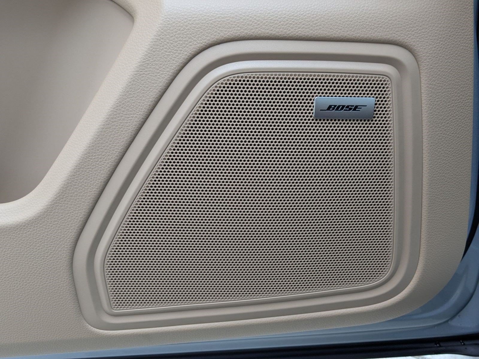 Certified 2026 Porsche Macan AWD/4WD image 14