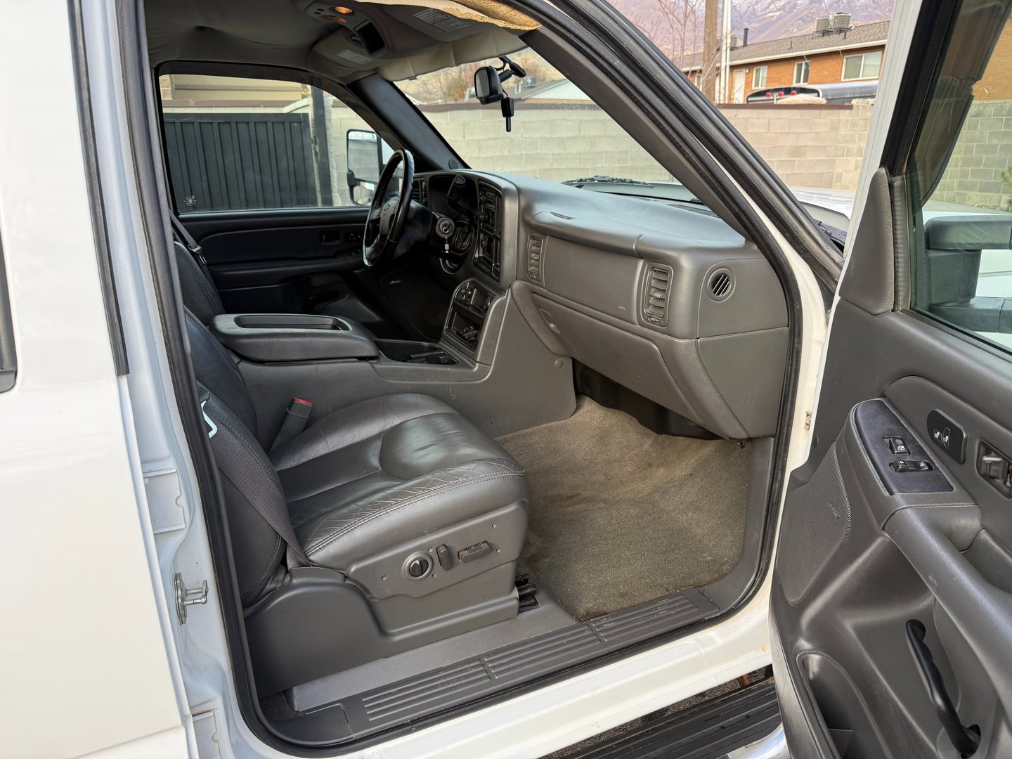 Used 2007 Chevrolet Silverado 2500 LT w/ Heavy-Duty Power Package image 23