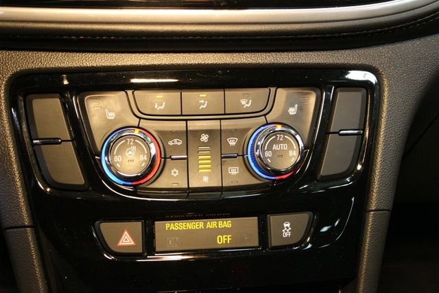 Used 2020 Buick Encore Essence AWD/4WD image 26