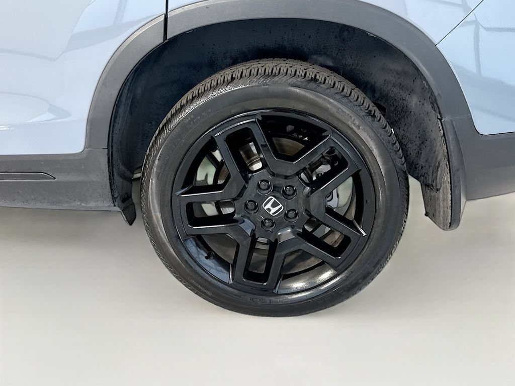 Certified 2025 Honda Passport Black Edition image 31