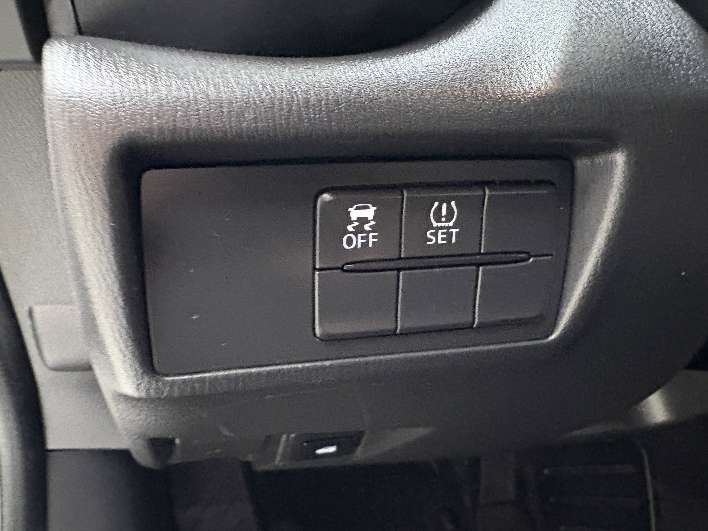 Used 2018 FIAT 124 Spider Classica w/ Technology Group image 22