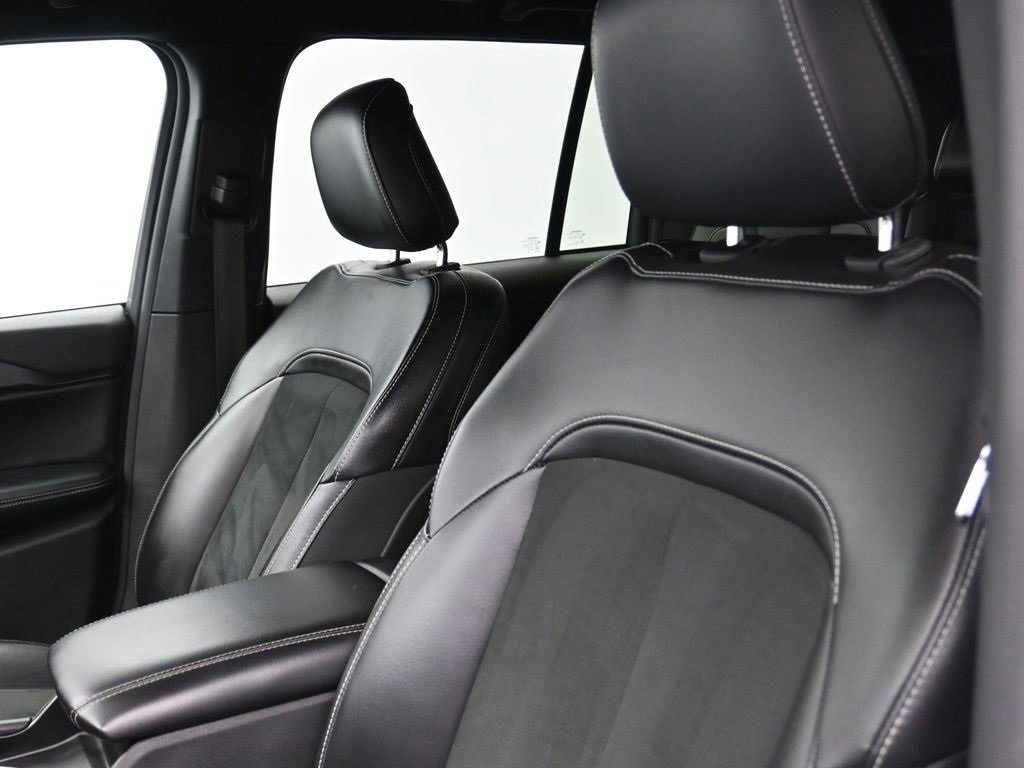 Certified 2024 Jeep Grand Cherokee Altitude image 13