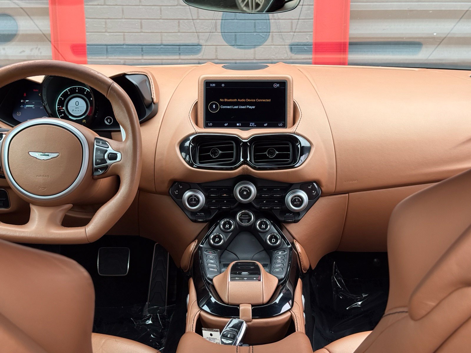 Used 2020 Aston Martin V8 Vantage Coupe RWD image 34