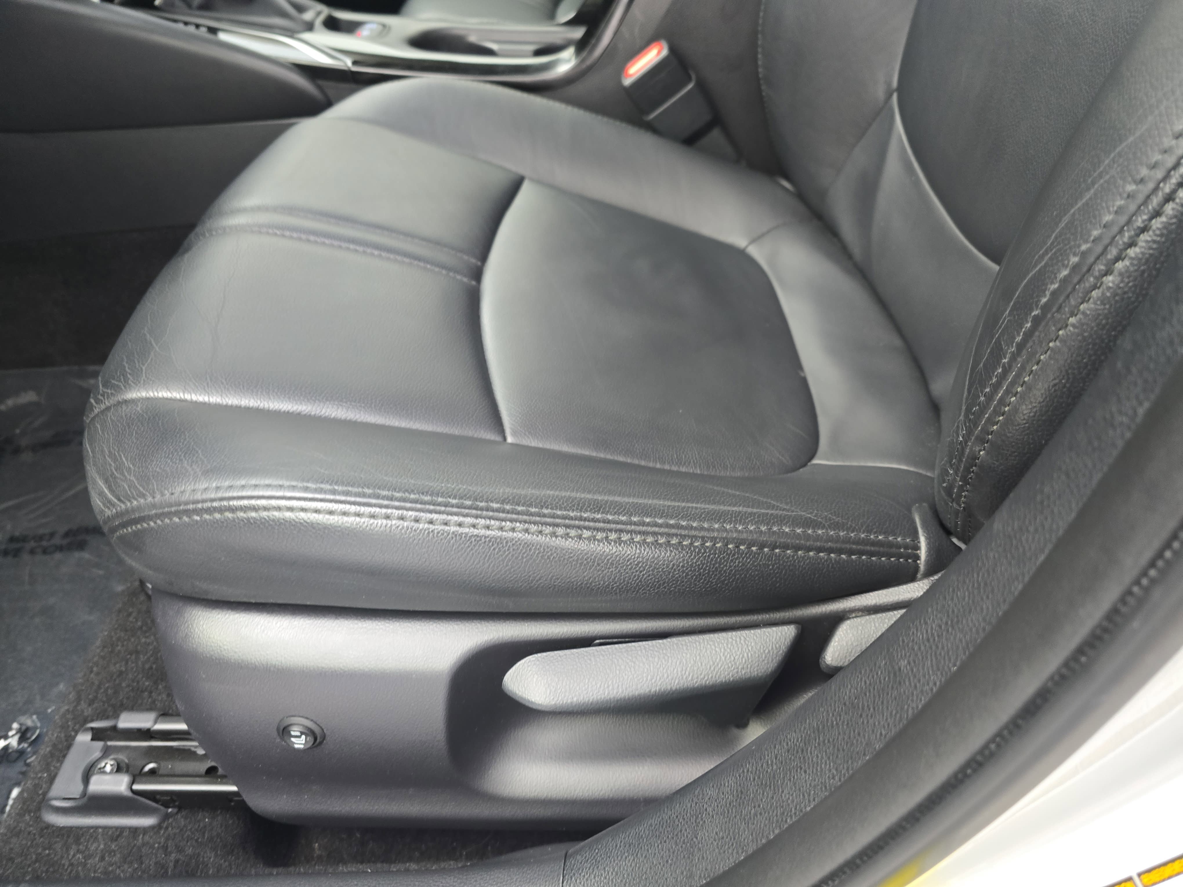 Used 2020 Toyota Corolla LE image 27