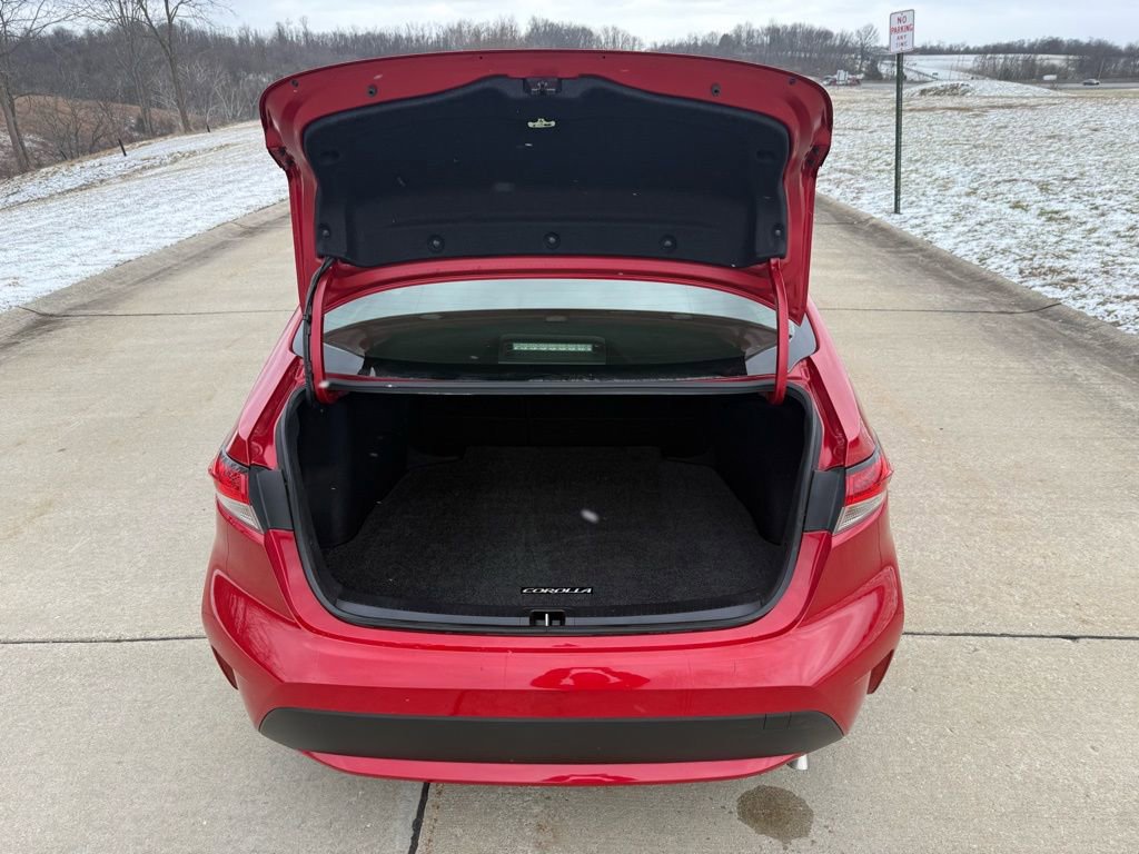 Used 2021 Toyota Corolla LE w/ Carpet Mat Package (TMS) image 6