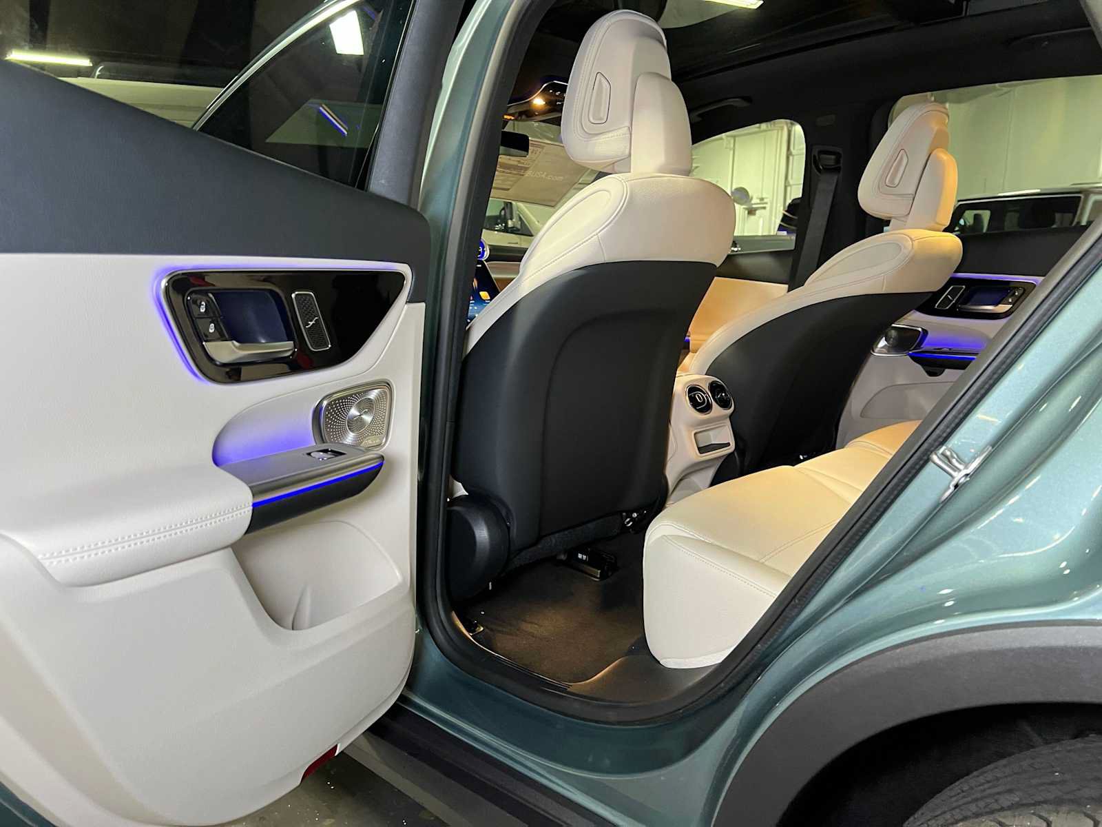 New 2027 Mercedes-Benz GLC 300 4MATIC image 18