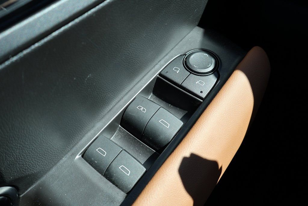 Used 2024 GMC Canyon AT4 image 16