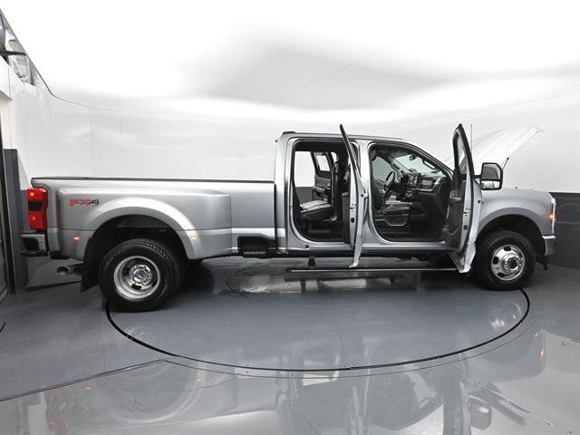 Used 2024 Ford F350 Lariat w/ Lariat Ultimate Package AWD/4WD image 51