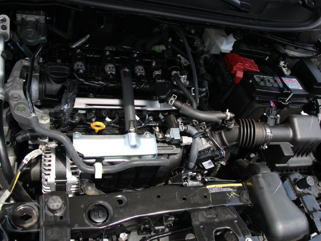 Certified 2025 Nissan Versa SR w/ Trunk Package FWD image 33