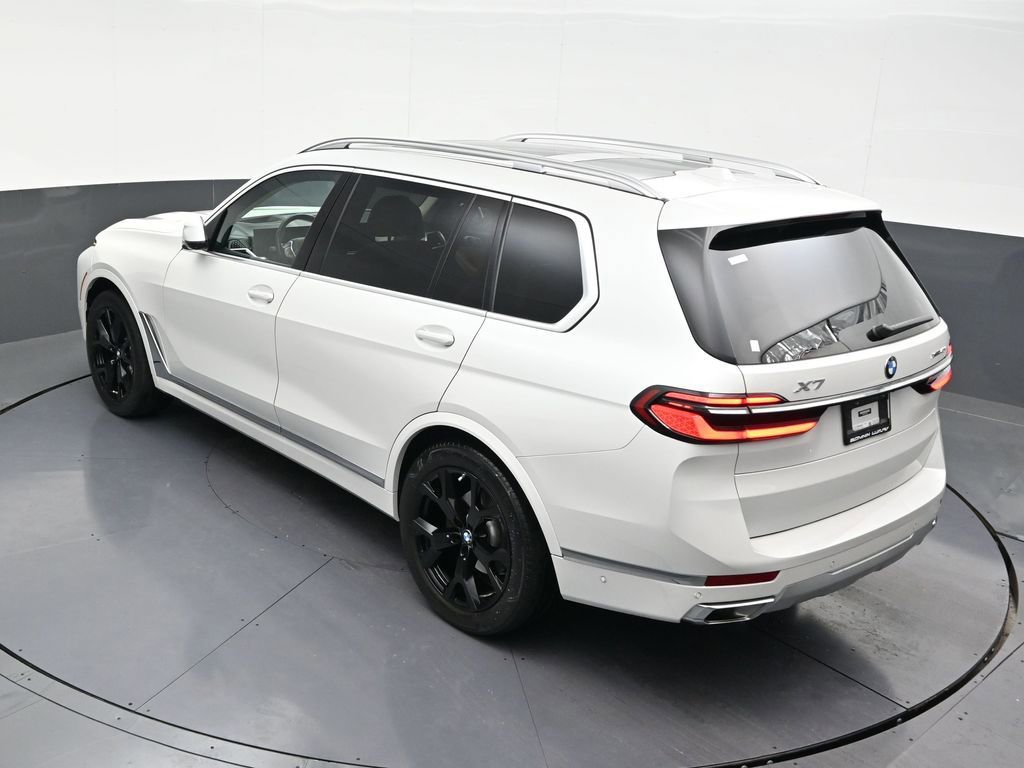 Used 2024 BMW X7 xDrive40i w/ Premium Package image 18