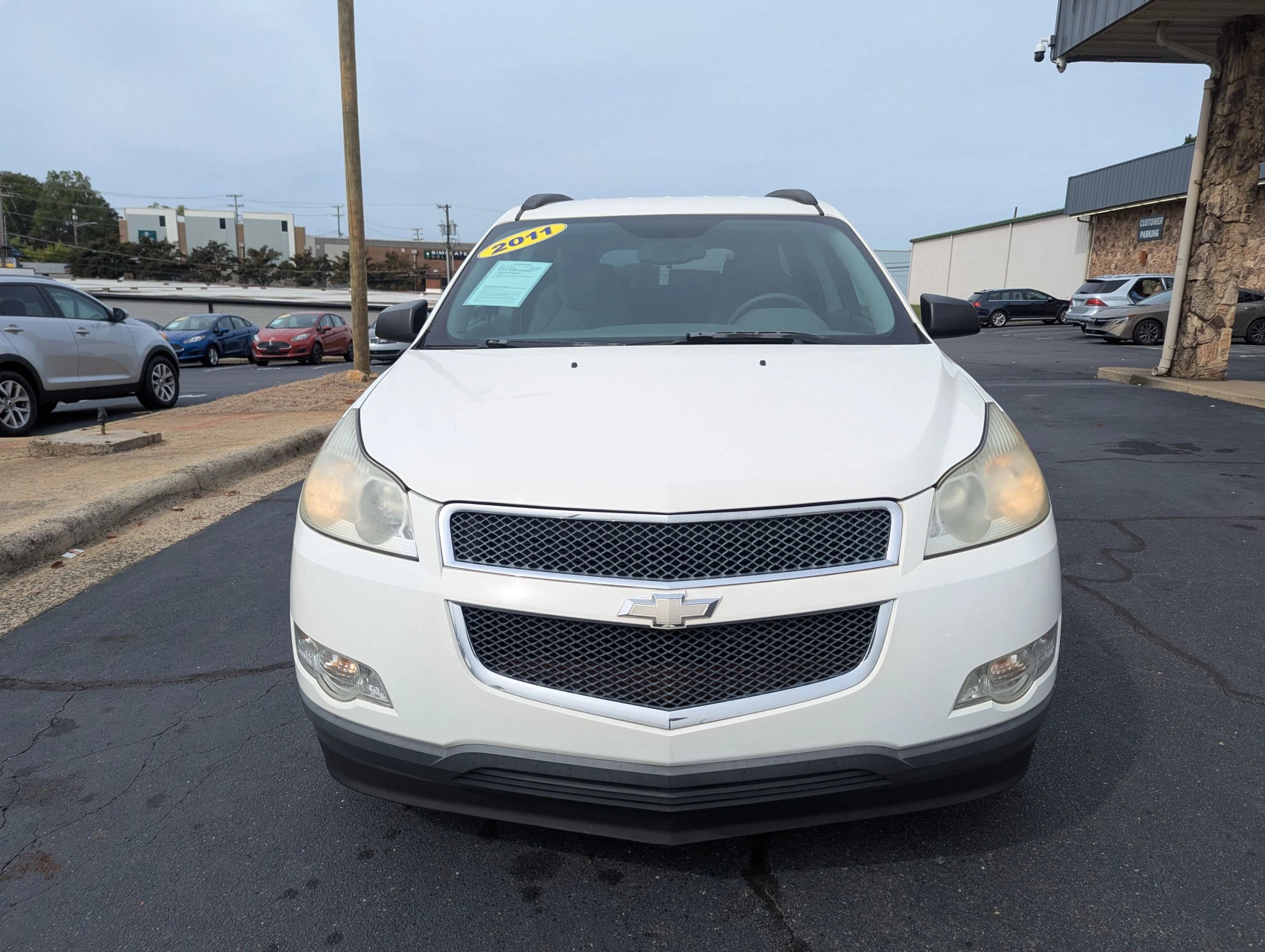 Used 2011 Chevrolet Traverse LS FWD image 2
