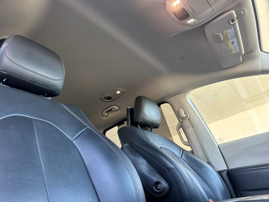 Used 2018 Chrysler Pacifica Touring-L Plus FWD image 19