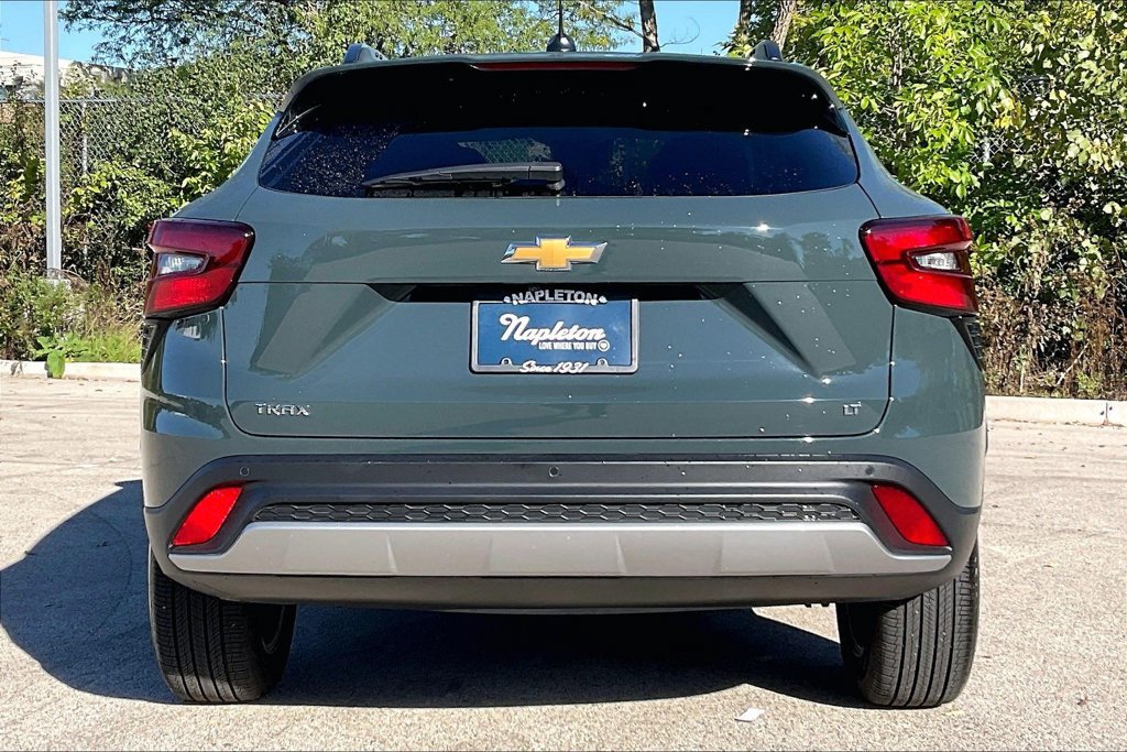 Used 2025 Chevrolet Trax LT w/ Driver Confidence Package FWD image 4