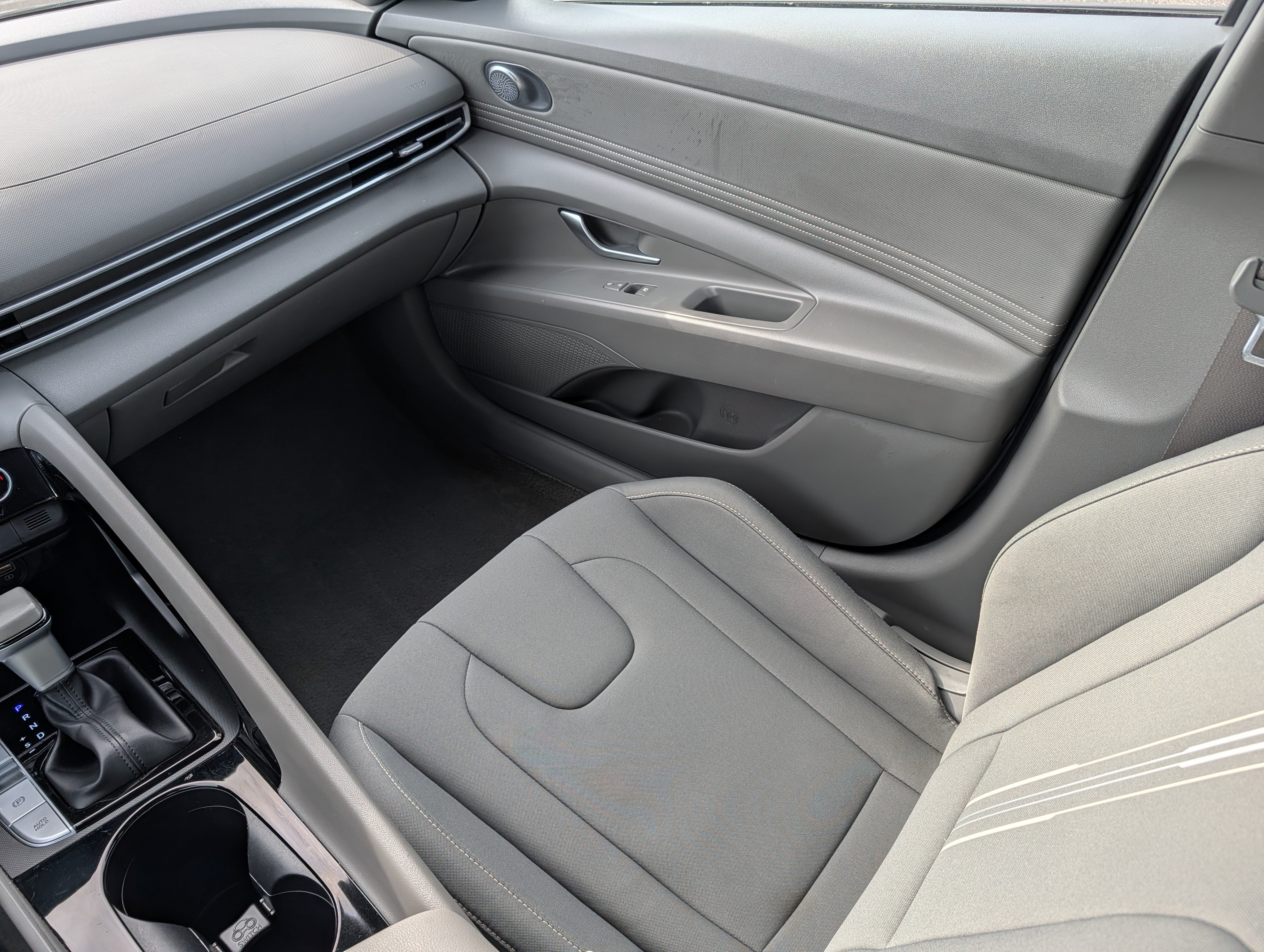 Used 2023 Hyundai Elantra SEL w/ Convenience Package FWD image 11