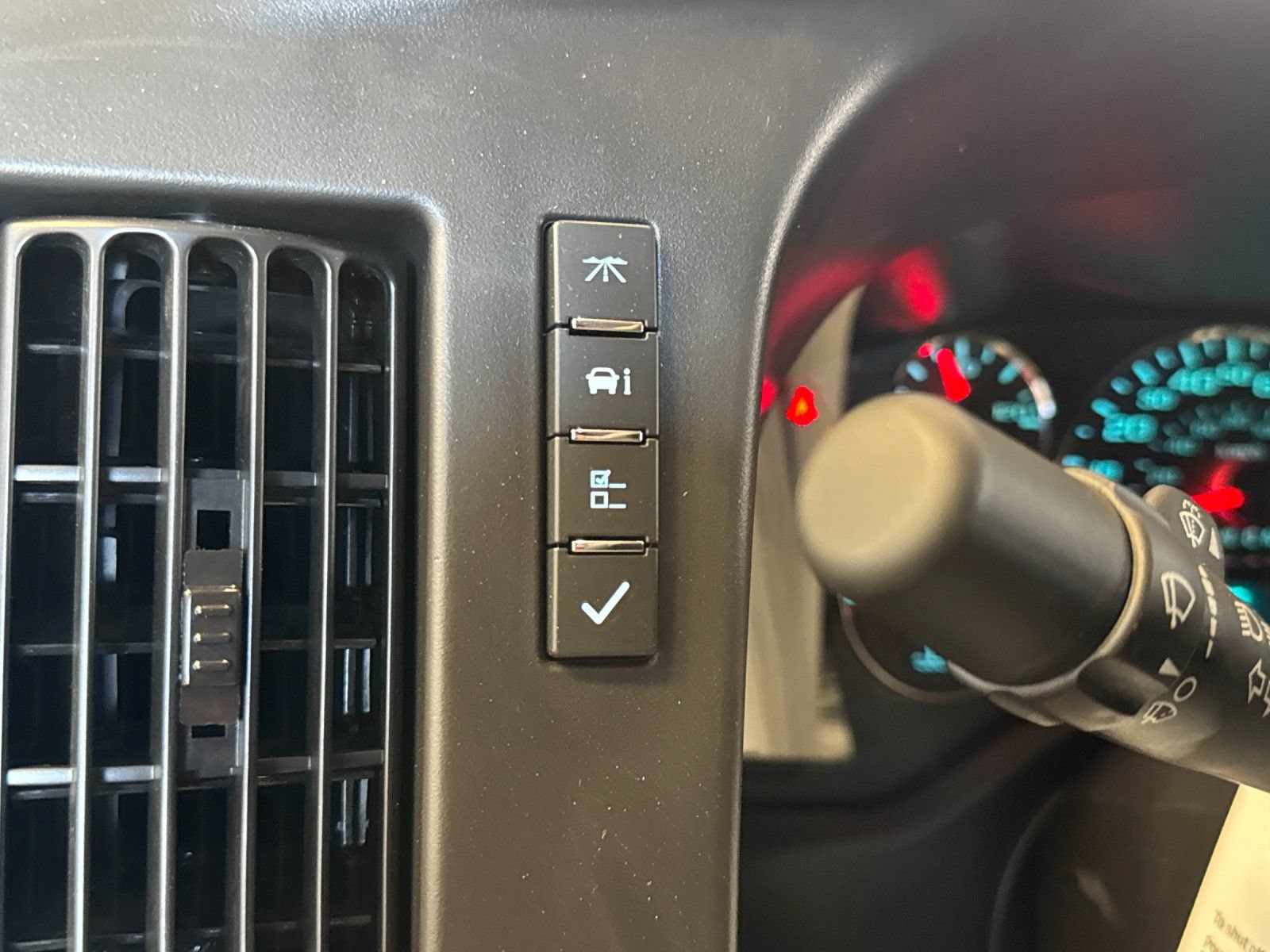 New 2026 Chevrolet Express 2500 w/ Driver Convenience Package RWD image 30