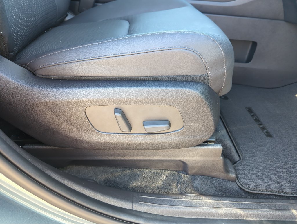 Used 2025 Kia Carnival SX Prestige FWD image 39