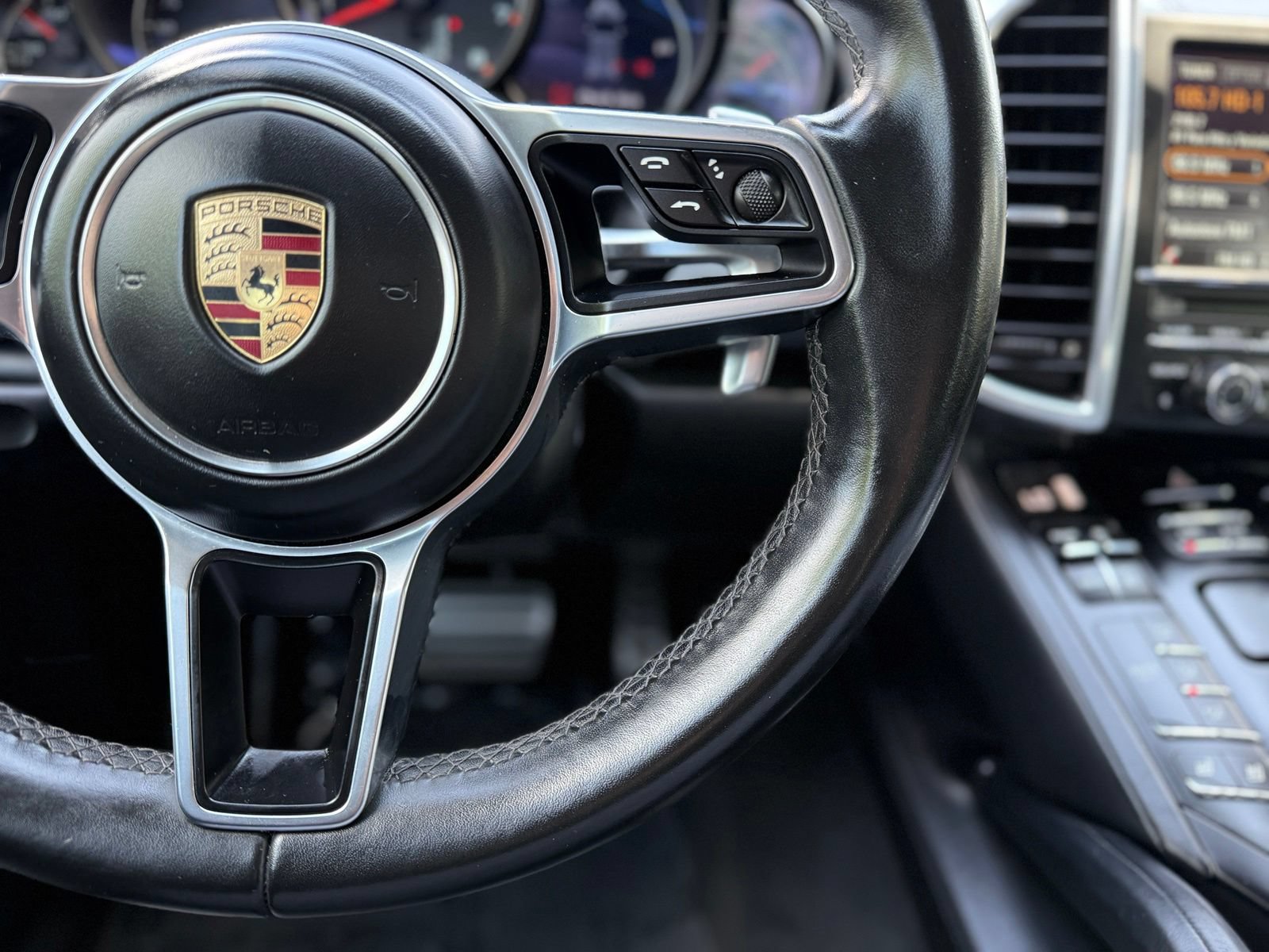 Used 2016 Porsche Cayenne Turbo AWD/4WD image 27