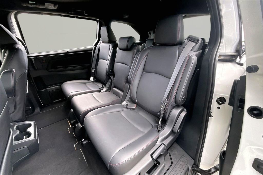 Certified 2024 Honda Odyssey Sport image 16