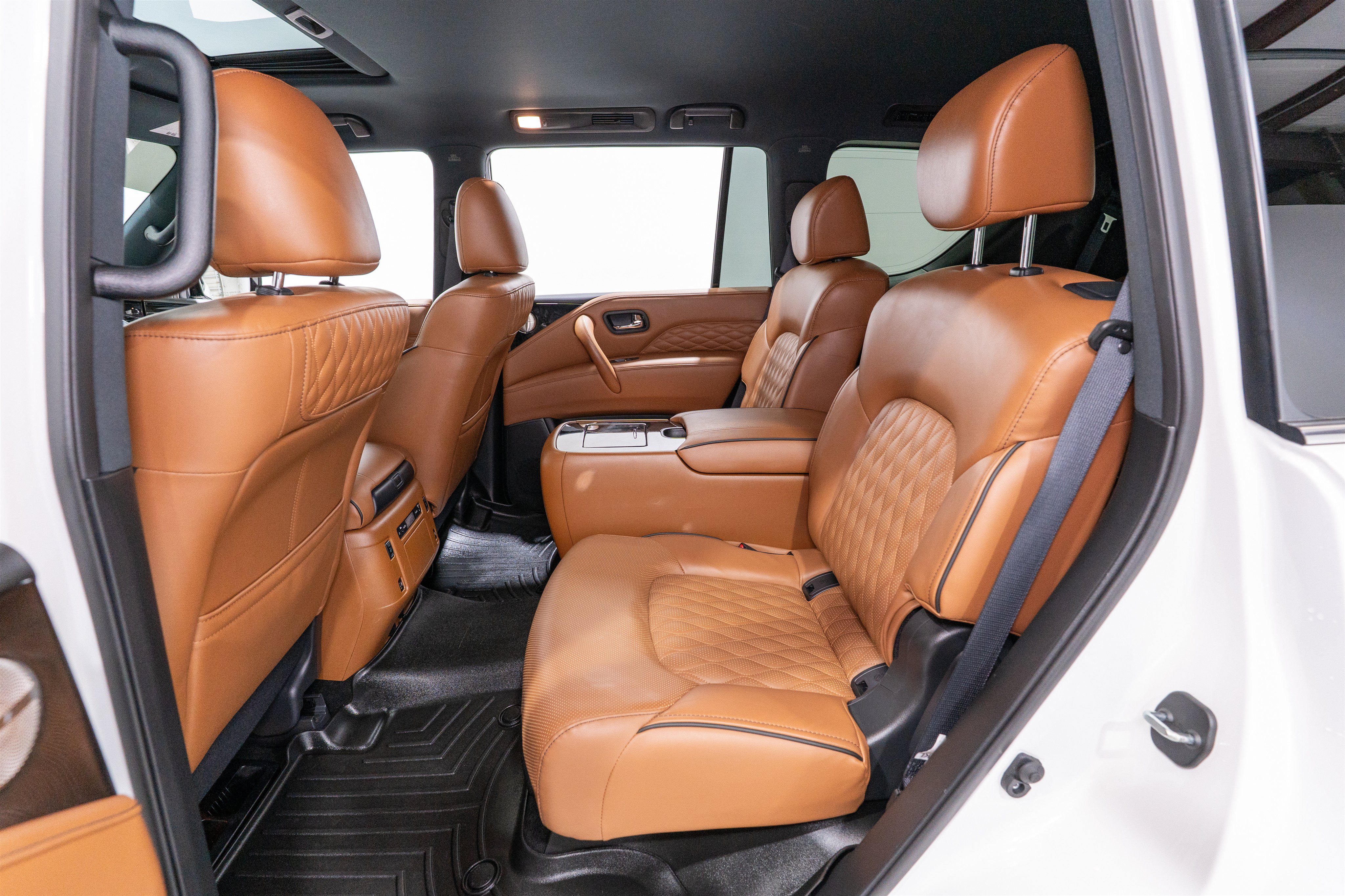 Used 2024 INFINITI QX80 Sensory AWD/4WD image 35