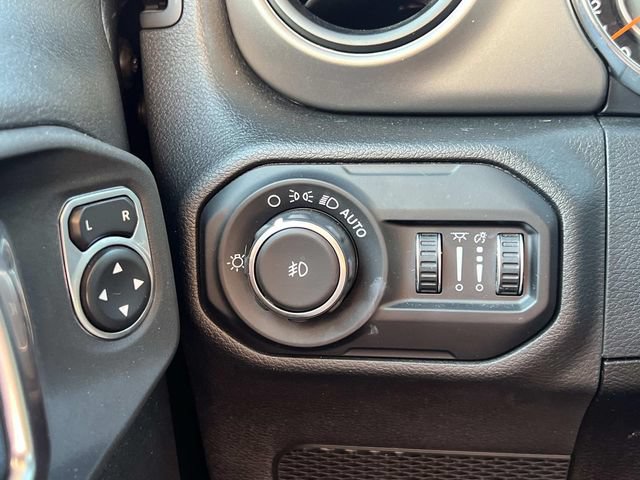 Used 2019 Jeep Wrangler Unlimited Sport S AWD/4WD image 30
